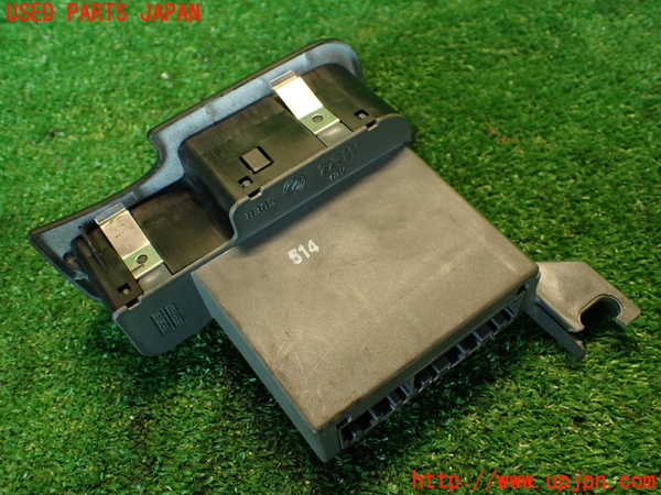 2UPJ-36676240]アルファロメオ・147 GTA(937AXL)右パワーウィンドウスイッチ 中古_m0002.jpg