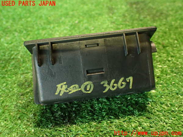 2UPJ-36677821]アルファロメオ・147 GTA(937AXL)灰皿1 中古_m0003.jpg