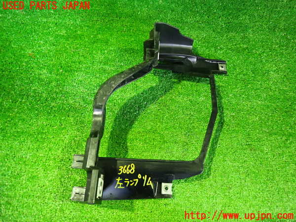 2UPJ-36681142]BMW 525i(NU25)(E60)左ヘッドライトリム 中古_m0001.jpg