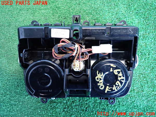2UPJ-36707810]BMW 523d ツーリング F11(MX20)ドリンクホルダー 中古_m0003.jpg