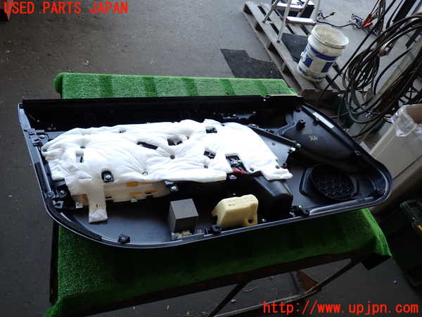 2UPJ-36711234]GR86(BRZ)(ZN8)右ドア内張り 中古_m0005.jpg