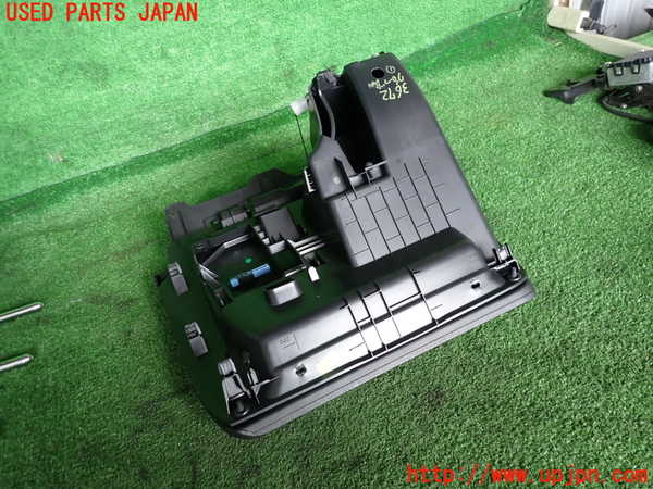2UPJ-36727516]DSオートモビルズ・DS 3(DS3 クロスバック)(D34HN05)グローブボックス1 中古_m0002.jpg