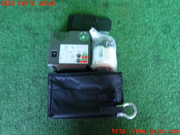 2UPJ-36737805]DSオートモビルズ・DS 3(DS3 クロスバック)(D34HN05)車載工具 中古_m0001.jpg