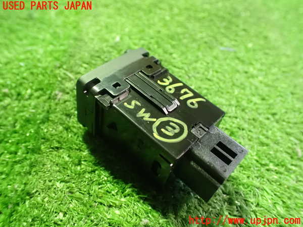 2UPJ-36766308]エクストレイル ハイブリッド(HNT32)スイッチ3(バックドア ハンズフリーセンサー) 中古_m0002.jpg