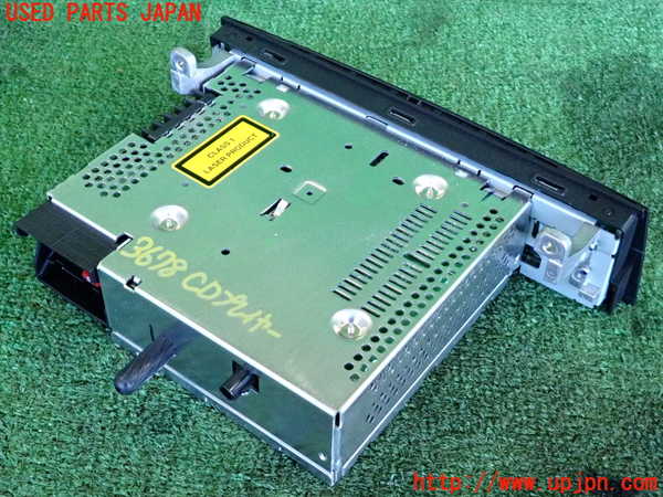 2UPJ-36786480]BMW 320i クーペ(WA20)(E92)CDプレーヤー 中古_m0002.jpg