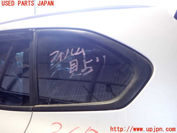 2UPJ-36791382]BMW X1(HT20)左クォーターガラス (43R-001734) 中古 (F48)_m0001.jpg