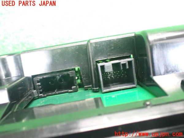 2UPJ-36796170]BMW X1(HT20)スピードメーター 中古 (F48)_m0004.jpg