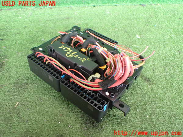 2UPJ-36796741]BMW X1(HT20)ヒューズボックス1 中古 (F48)_m0002.jpg