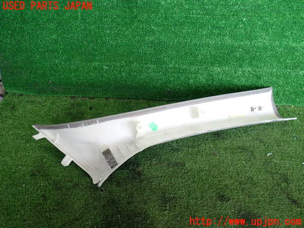 2UPJ-36797660]BMW X1(HT20)左フロントピラートリム 中古 (F48)_m0002.jpg