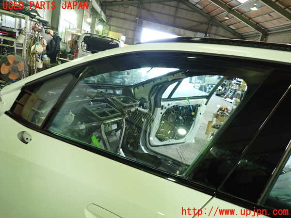 5UPJ-36801260]BMW 218i アクティブツアラー U06(62BX15)左前ドア FUYAO M5385 中古_m0003.jpg