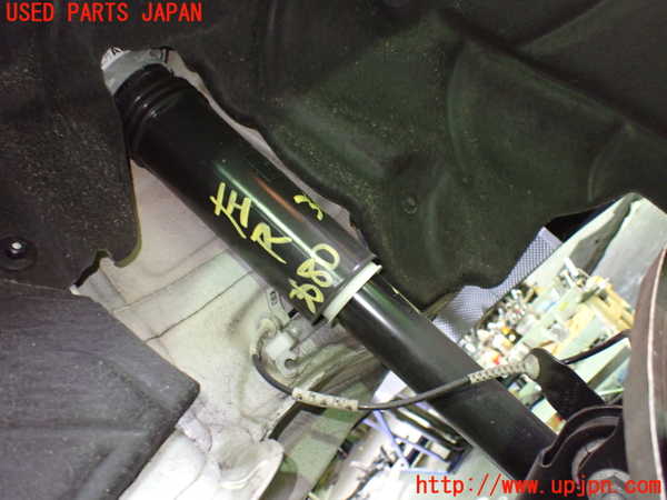 1UPJ-36805075]BMW 218i アクティブツアラー U06(62BX15)左リアショックアブソーバー 中古_m0002.jpg