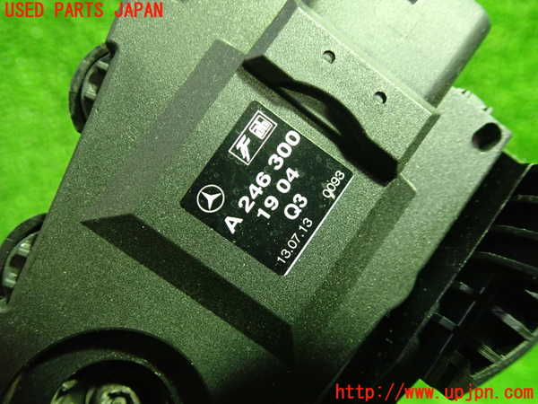 5UPJ-36816382]ベンツ AMG CLA45 4MATIC(117352 C117)センサー2 (アクセルペダル) 中古_m0002.jpg