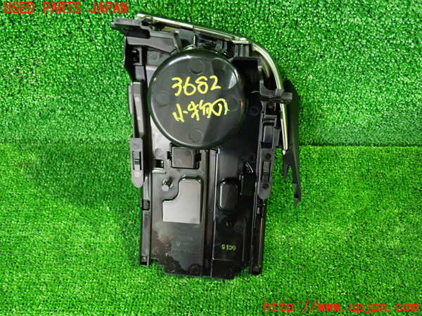 1UPJ-36827841]アルファード(AGH30W)小物入れ1 中古_m0003.jpg