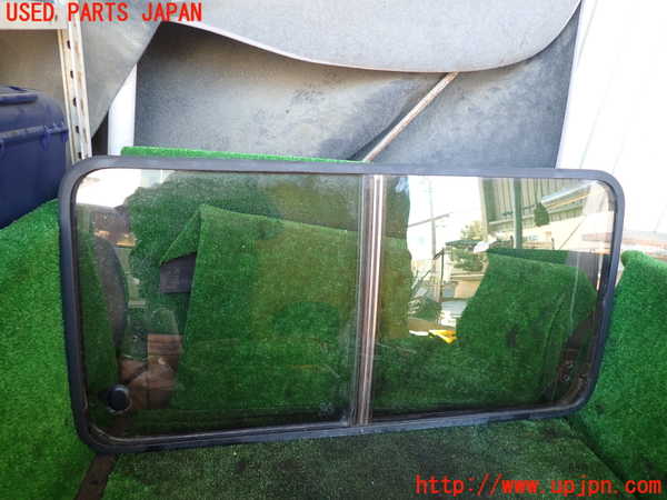 1UPJ-36841370]デリカ スターワゴン(P25W)右サイドセンターガラス 中古(43R-00073 M2A4)_m0001.jpg