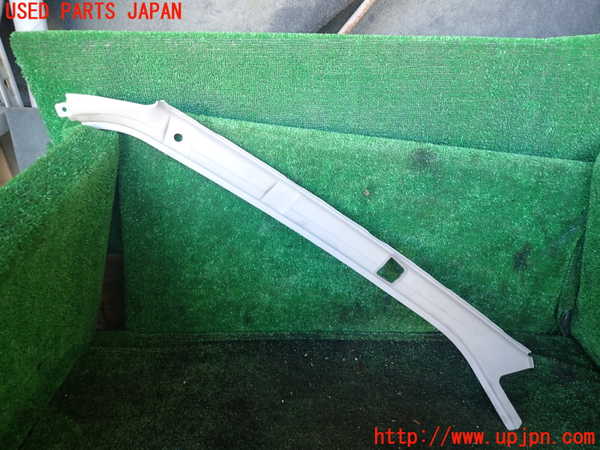 1UPJ-36847660]デリカ スターワゴン(P25W)左フロントピラートリム 中古_m0001.jpg