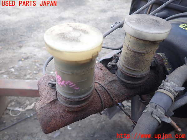 1UPJ-36854050]三菱ジープ(J55)ブレーキマスターシリンダー 中古_m0002.jpg