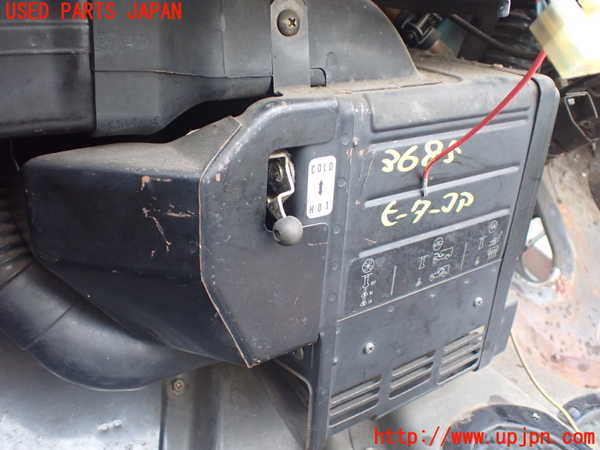 1UPJ-36856100]三菱ジープ(J55)ヒーターコア 中古_m0001.jpg