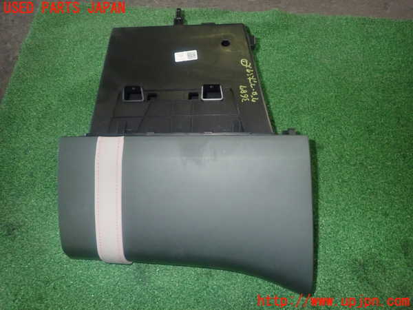 1UPJ-36877516]シトロエン・BERLINGO(ベルランゴ)(K9CYH01)グローブボックス1 中古_m0001.jpg