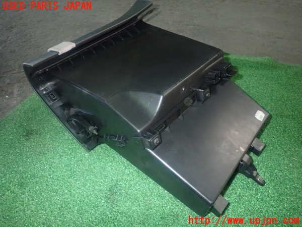 1UPJ-36877516]シトロエン・BERLINGO(ベルランゴ)(K9CYH01)グローブボックス1 中古_m0002.jpg
