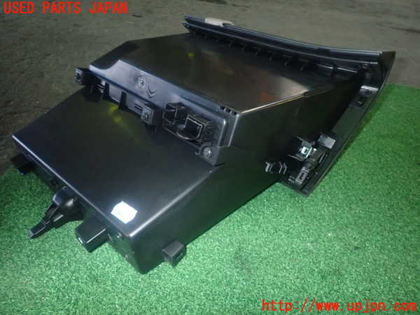 1UPJ-36877516]シトロエン・BERLINGO(ベルランゴ)(K9CYH01)グローブボックス1 中古_m0003.jpg
