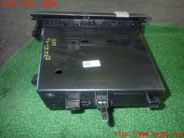 1UPJ-36877516]シトロエン・BERLINGO(ベルランゴ)(K9CYH01)グローブボックス1 中古_m0004.jpg