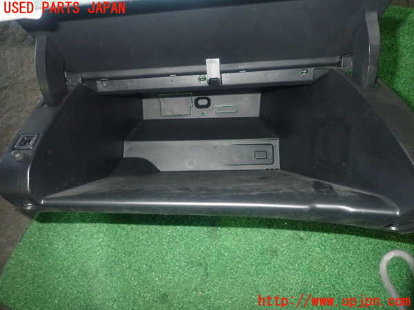 1UPJ-36877516]シトロエン・BERLINGO(ベルランゴ)(K9CYH01)グローブボックス1 中古_m0005.jpg