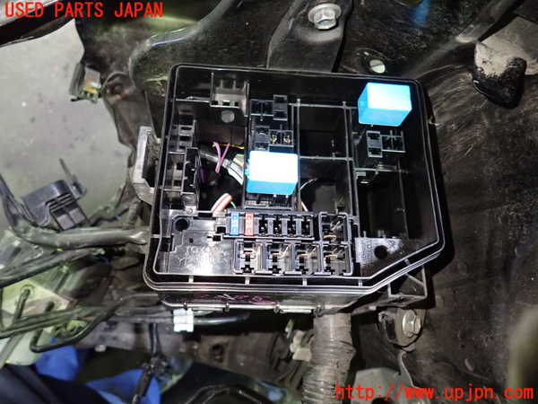 1UPJ-36886742]ヴォクシー(ノア)(ZRR80W)ヒューズボックス2 中古_m0002.jpg