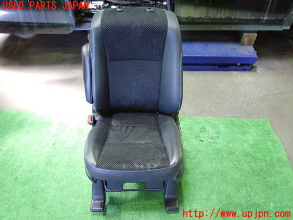 5UPJ-36887065]ヴォクシー(ノア)(ZRR80W)助手席シート 中古_m0001.jpg