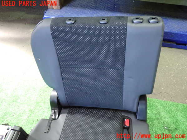 1UPJ-36887235]ヴォクシー(ノア)(ZRR80W)右3列目シート 中古_m0002.jpg