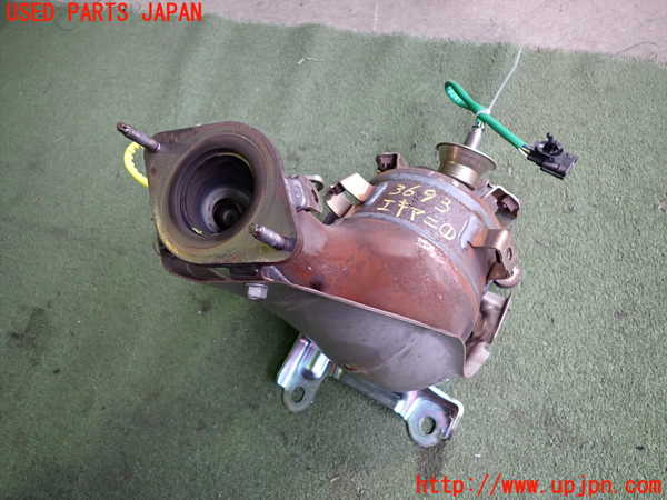2UPJ-36932041]アウトランダーPHEV(GN0W)エキマニ1 (触媒 マニバーター) 中古_m0001.jpg