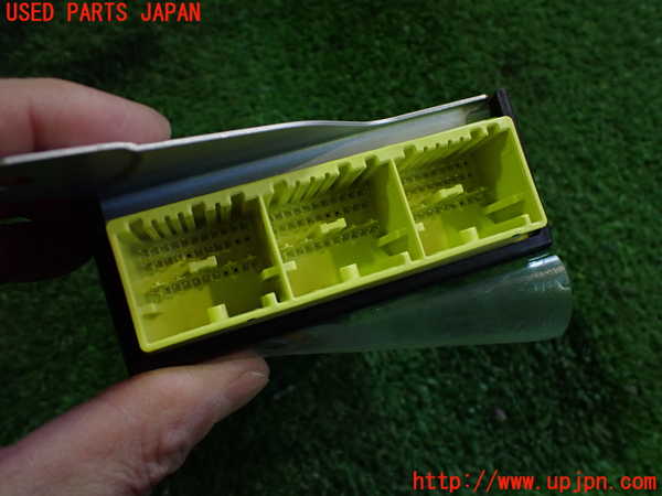 2UPJ-36936145]アウトランダーPHEV(GN0W)エアバッグコンピューター 中古_m0003.jpg