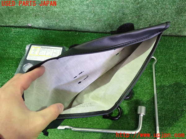 2UPJ-36937805]アウトランダーPHEV(GN0W)車載工具 中古_m0002.jpg