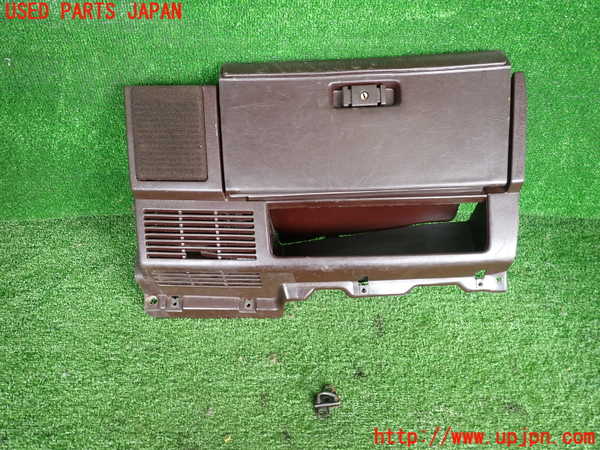 5UPJ-36967516]セリカXX(GA61)グローブボックス1 中古_m0001.jpg