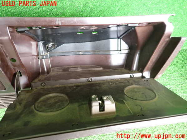 5UPJ-36967516]セリカXX(GA61)グローブボックス1 中古_m0004.jpg