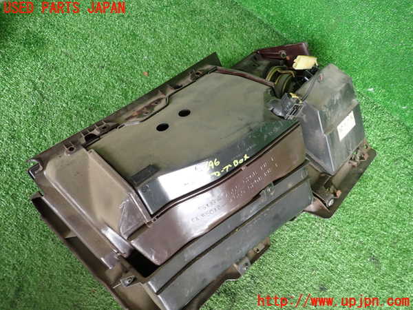 5UPJ-36967516]セリカXX(GA61)グローブボックス1 中古_m0005.jpg