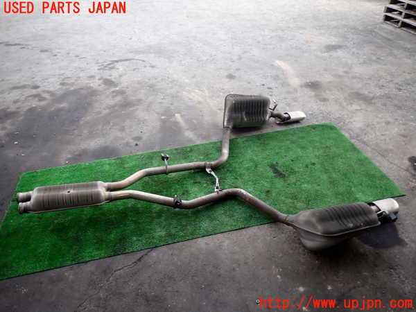 2UPJ-36982671]ベンツ E350 W212(212056C)リアマフラー1 中古_m0001.jpg