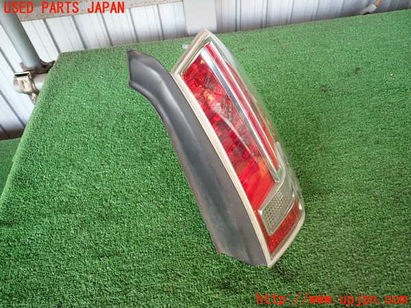 2UPJ-36991530]クライスラー・300(LX36)右テールランプ 中古_m0002.jpg