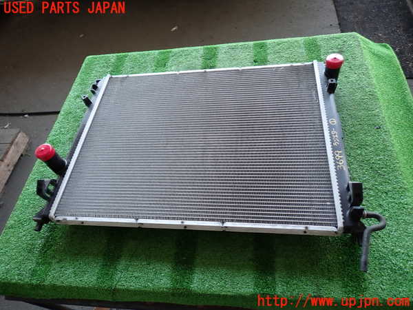 2UPJ-36992321]クライスラー・300(LX36)ラジエーター1 中古_m0001.jpg