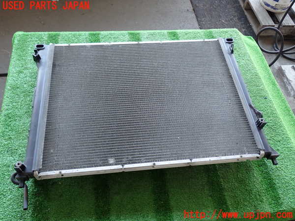 2UPJ-36992321]クライスラー・300(LX36)ラジエーター1 中古_m0003.jpg