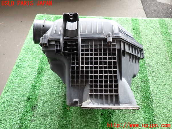 5UPJ-36992560]クライスラー・300(LX36)エアクリーナーボックス 中古_m0002.jpg