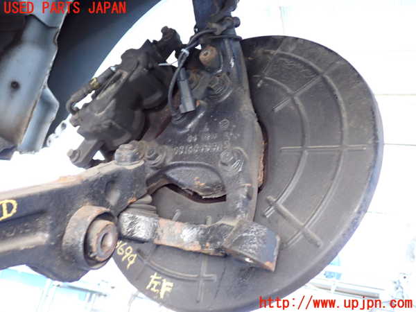 2UPJ-36994295]クライスラー・300(LX36)左フロントナックルハブ 中古_m0002.jpg