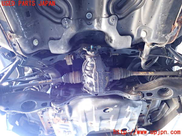 2UPJ-36995295]クライスラー・300(LX36)リアメンバー 中古_m0002.jpg