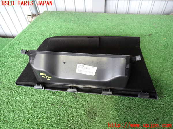 2UPJ-36997516]クライスラー・300(LX36)グローブボックス1 中古_m0003.jpg