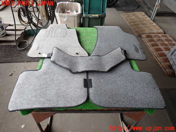 2UPJ-36997800]クライスラー・300(LX36)フロアマット 中古_m0004.jpg