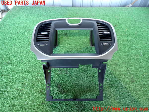 5UPJ-36997526]クライスラー・300(LX36)エアコン吹き出し口1 (真中) 中古_m0001.jpg