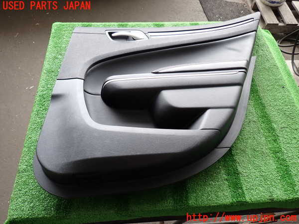 2UPJ-36991294]クライスラー・300(LX36)右後ドア内張り 中古_m0001.jpg