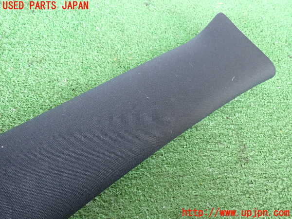 2UPJ-36997655]クライスラー・300(LX36)右フロントピラートリム 中古_m0003.jpg