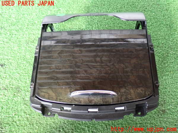 2UPJ-36997810]クライスラー・300(LX36)ドリンクホルダー 中古_m0001.jpg