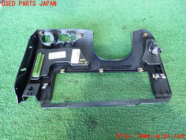 2UPJ-36997691]クライスラー・300(LX36)内装トリム類1 中古_m0003.jpg