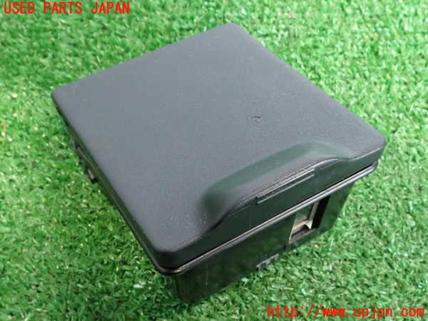 2UPJ-37007821]アルテッツァ(GXE10)灰皿1 中古_m0001.jpg